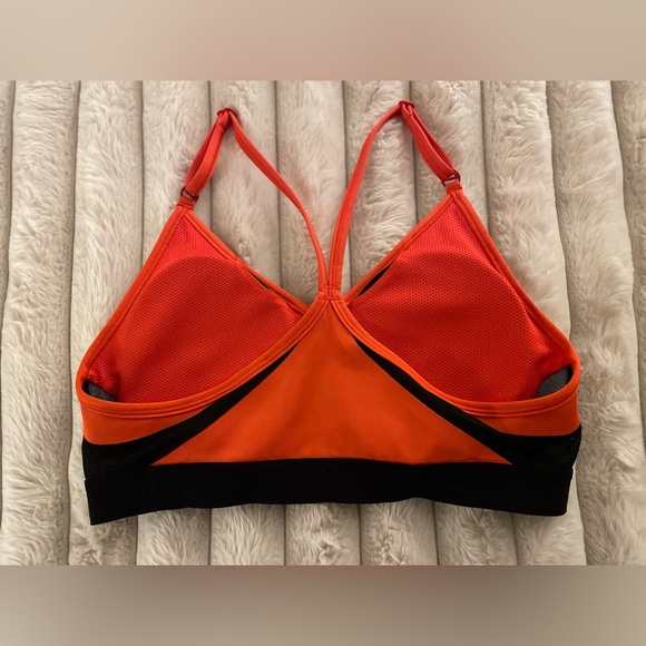 Nike Indy Women’s Padded V-Neck Sports Bra Size Medium Orange and Black - Picture 3 of 10